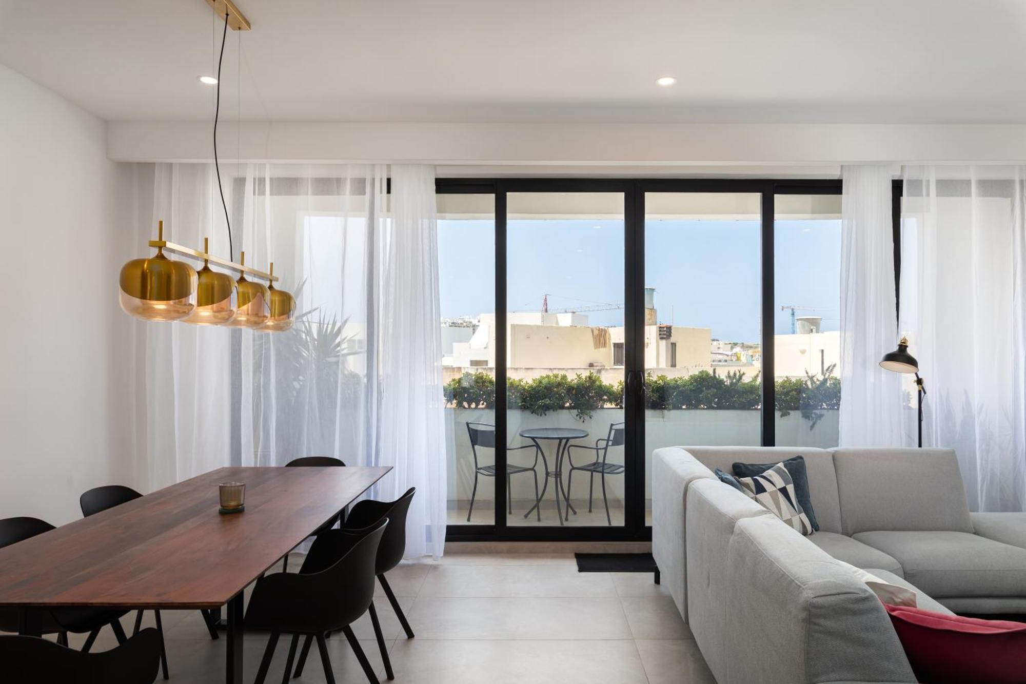 Apartment Modern 1br Spacious With Terrace - Close To St Thomas Bay Marsaskala