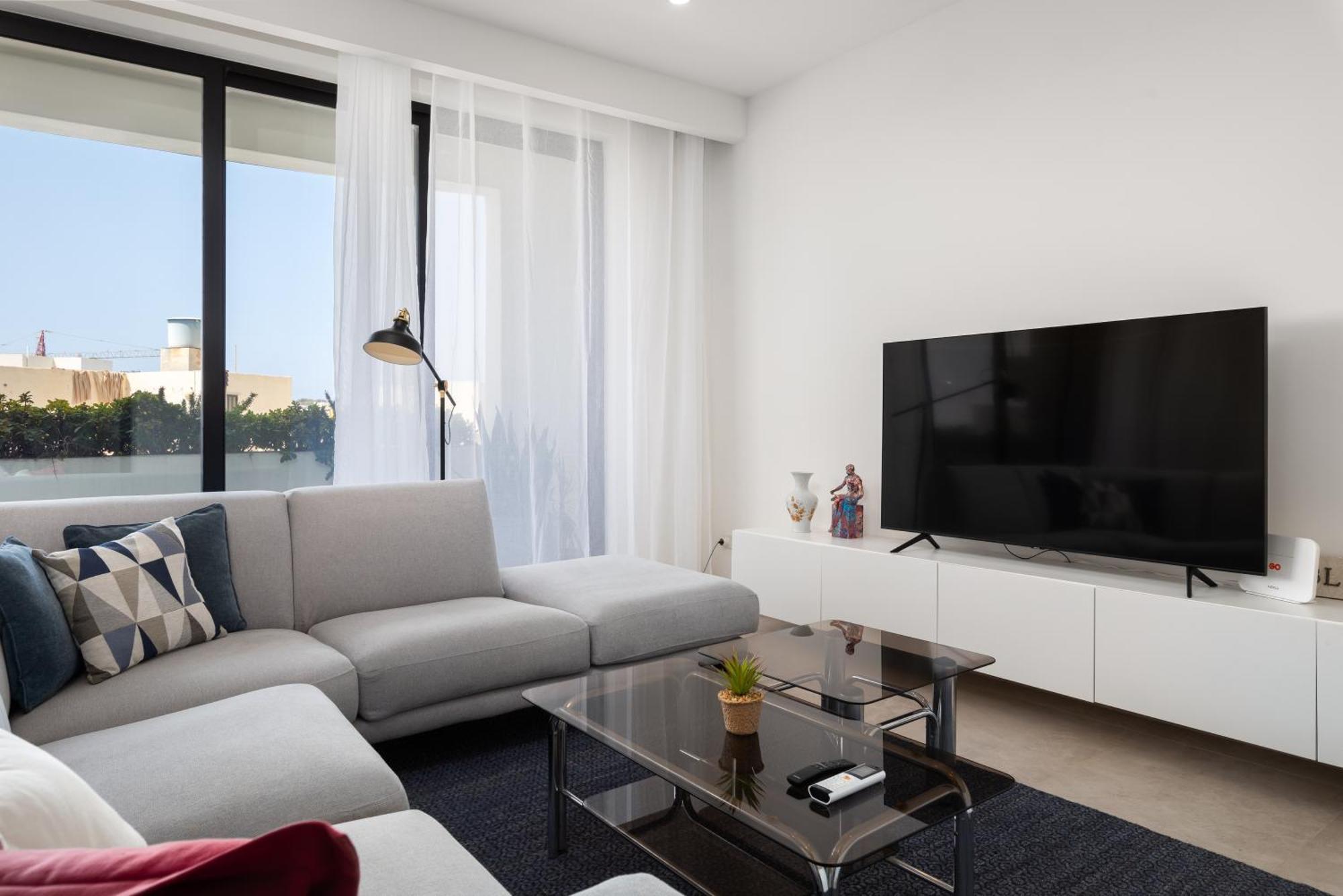 Apartment Modern 1br Spacious With Terrace - Close To St Thomas Bay *